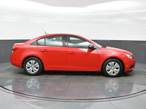 Used 2014 Chevrolet Cruze LS image 7