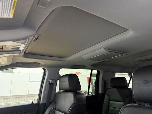 Used 2019 GMC Yukon XL Denali AWD/4WD image 9