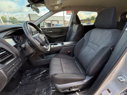 Used 2025 Nissan Rogue SV FWD image 29