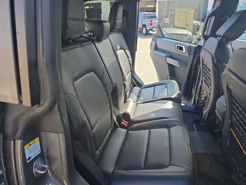 Used 2021 Ford Bronco Badlands image 11