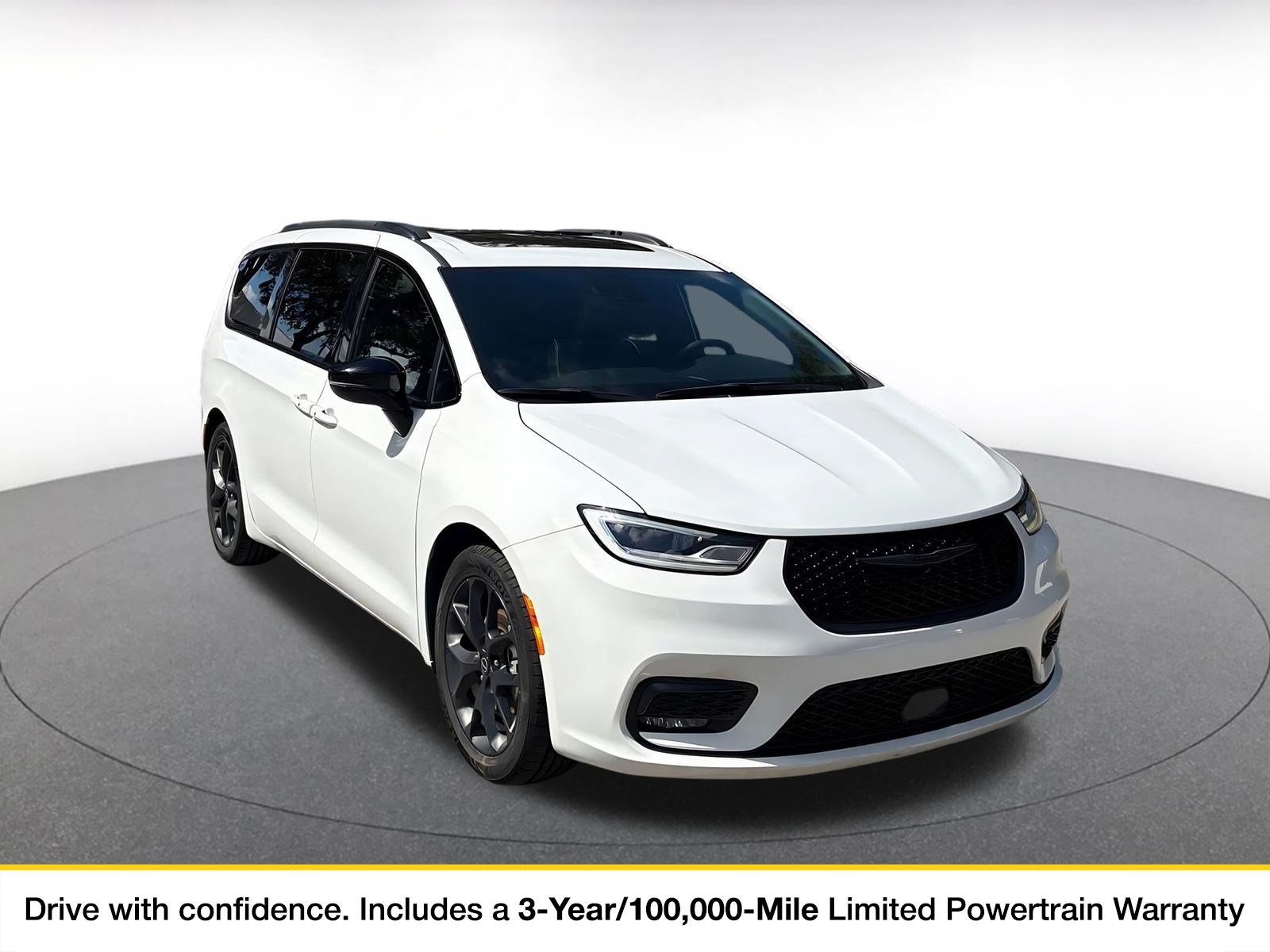 Used 2025 Chrysler Pacifica Limited FWD image 1