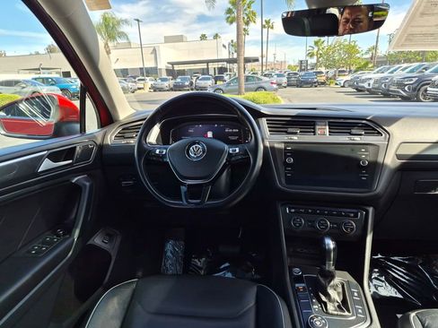 Used 2019 Volkswagen Tiguan SEL Premium w/ 3rd Row Seat Package image 29