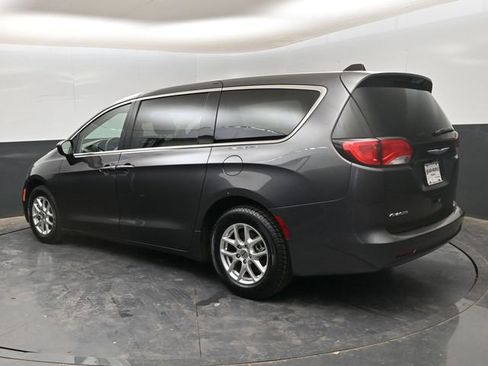 Used 2023 Chrysler Voyager LX image 6