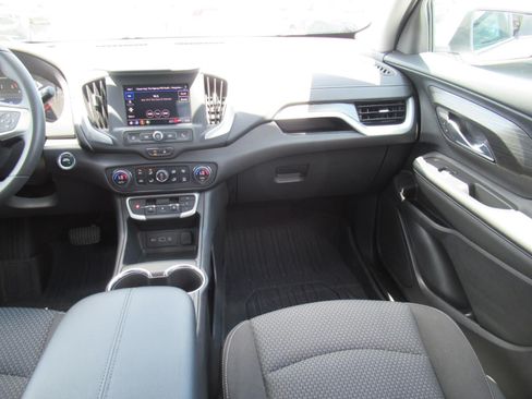 Used 2024 GMC Terrain SLE w/ Driver Convenience Package AWD/4WD image 14
