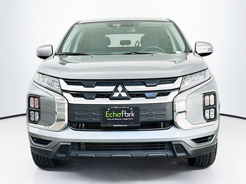 Used 2025 Mitsubishi Outlander Sport SE image 2