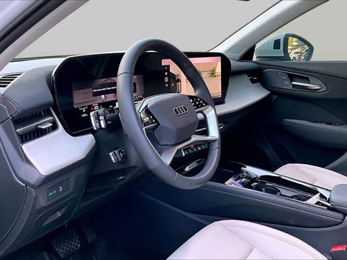 Certified 2026 Audi Q3 quattro 2.0T AWD/4WD image 18