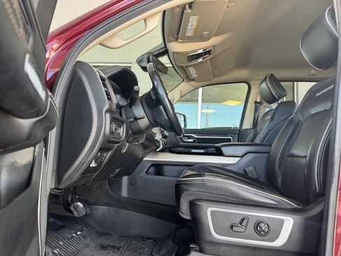 Used 2019 RAM 1500 Laramie image 11