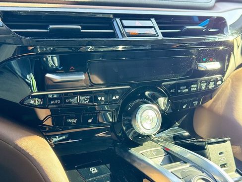 Used 2025 Acura MDX w/ Technology Package image 31