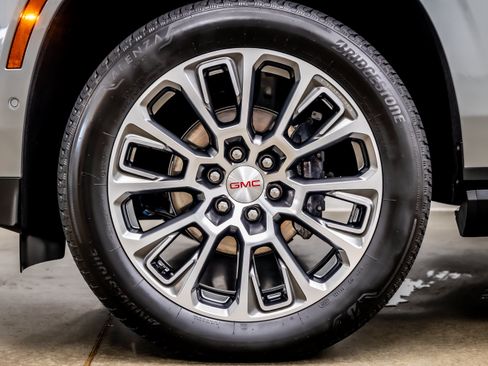 Used 2025 GMC Yukon Denali w/ Sun & Power Step Package RWD image 36