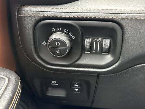 Used 2019 RAM 1500 Laramie Longhorn AWD/4WD image 30