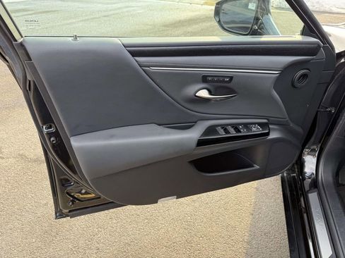 Used 2024 Lexus ES 250 w/ Premium Package image 12