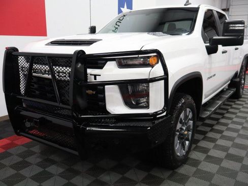 Used 2022 Chevrolet Silverado 2500 Custom w/ Custom Value Package AWD/4WD image 4