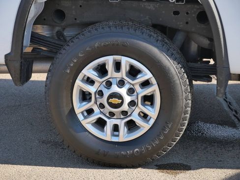 Used 2025 Chevrolet Silverado 2500 LT w/ Convenience Package AWD/4WD image 14