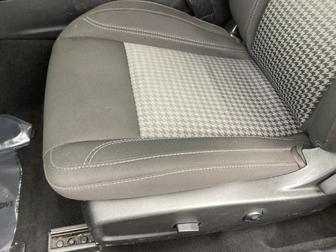 Used 2021 Dodge Challenger SXT image 12