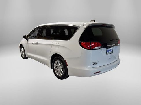 Used 2024 Chrysler Voyager LX image 3