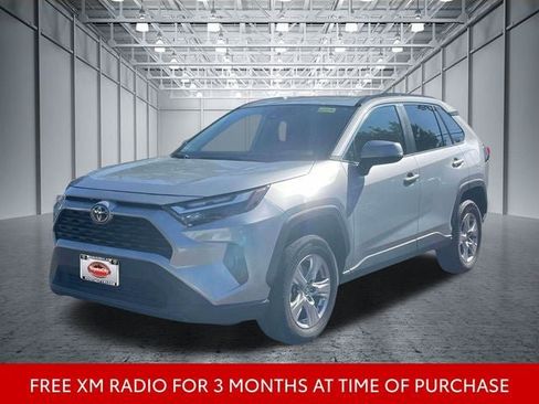 Certified 2025 Toyota RAV4 XLE AWD/4WD image 4