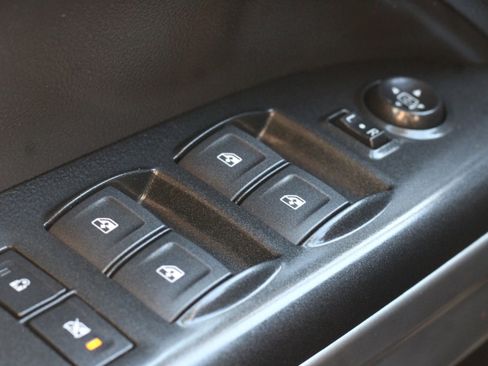 Used 2022 Chevrolet Colorado LT w/ LT Convenience Package image 21