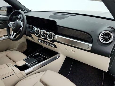 Used 2023 Mercedes-Benz EQB 250+ image 23