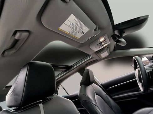 Used 2022 Toyota Camry XSE image 22