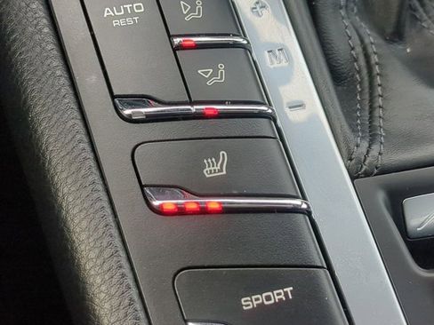 Used 2021 Porsche Macan image 14