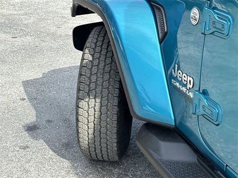 Used 2019 Jeep Wrangler Unlimited Sahara image 41