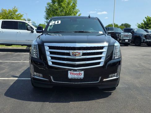 Certified 2020 Cadillac Escalade Premium Luxury AWD/4WD image 4