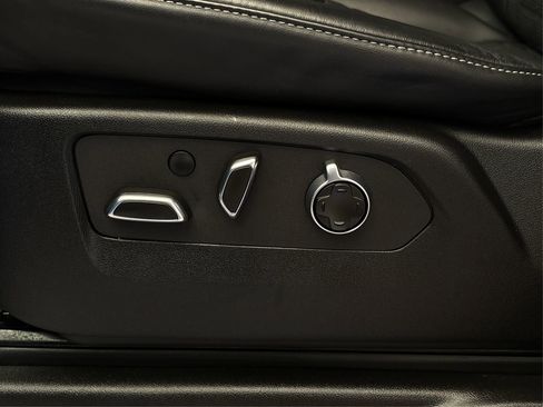 Used 2024 Cadillac Escalade Premium Luxury Platinum image 33