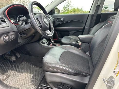 Used 2020 Jeep Compass Trailhawk w/ Cold Weather Group AWD/4WD image 18