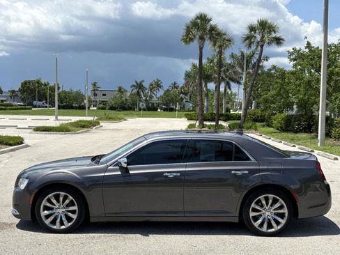 Used 2019 Chrysler 300 Limited image 15