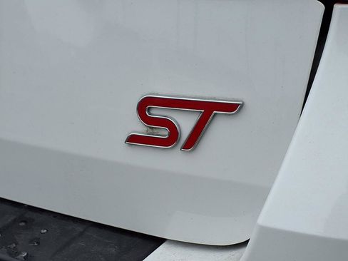 Certified 2022 Ford Explorer ST w/ Equipment Group 401A image 19