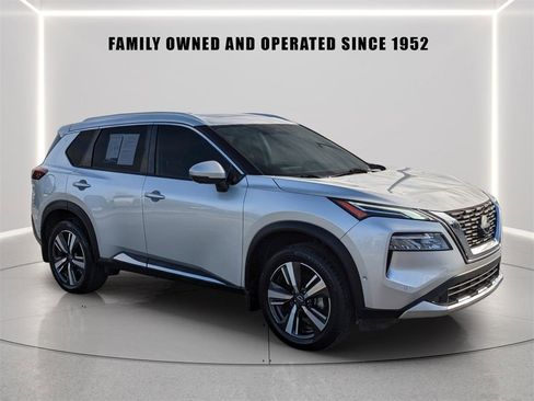 Used 2023 Nissan Rogue Platinum w/ Platinum Premium Package image 6