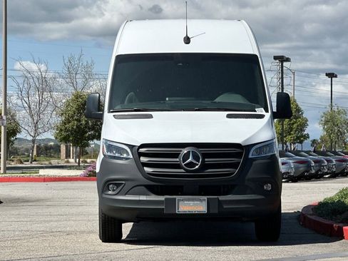 New 2024 Mercedes-Benz eSprinter 170 Cargo image 8