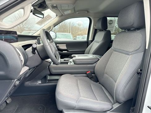 Used 2025 Ford Expedition Active AWD/4WD image 20