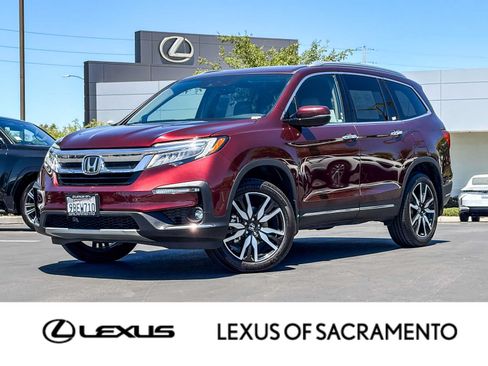 Used 2019 Honda Pilot Touring image 1