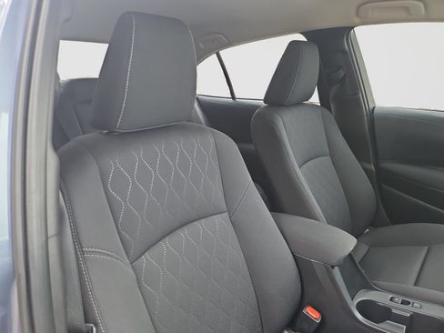 Used 2025 Toyota Corolla LE w/ Convenience Package FWD image 18