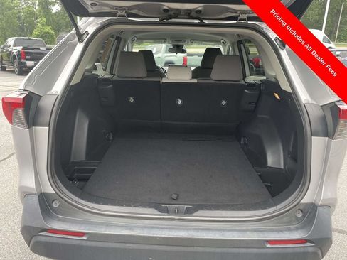 Used 2020 Toyota RAV4 XLE AWD/4WD image 13