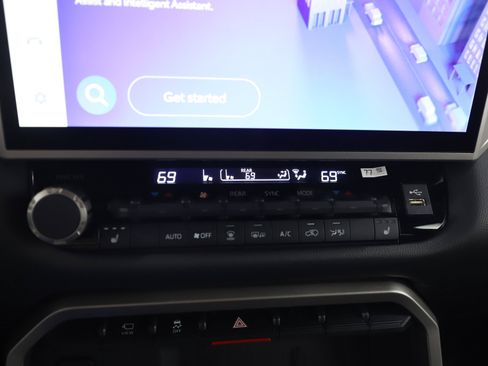 Used 2025 Toyota Sequoia SR5 w/ SR5 Premium Package AWD/4WD image 27