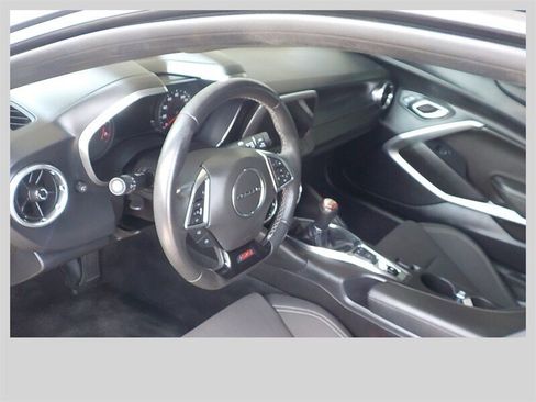 Used 2016 Chevrolet Camaro SS RWD image 8