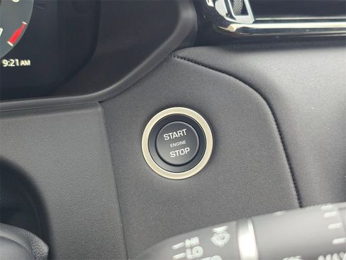 New 2026 Land Rover Range Rover Velar Dynamic SE image 17