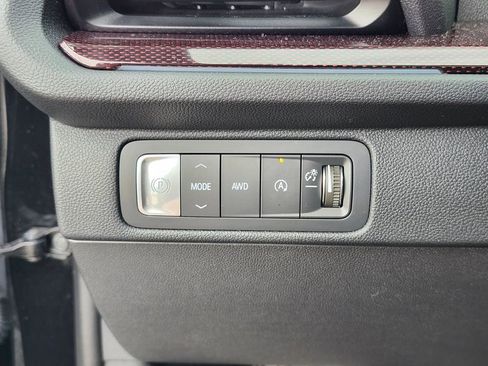 Used 2024 Chevrolet Traverse RS AWD/4WD image 25
