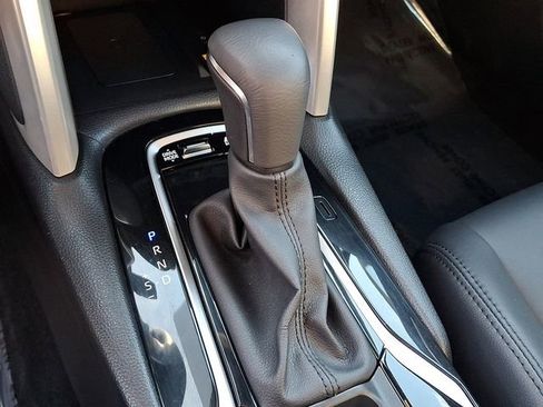 Used 2023 Toyota Corolla Cross XSE image 17