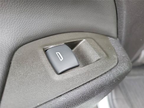 Used 2024 Chevrolet Equinox LT FWD image 17