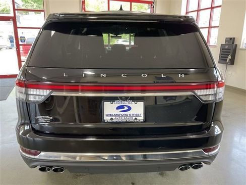 Used 2023 Lincoln Aviator AWD image 6