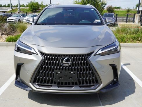 Certified 2025 Lexus NX 250 FWD w/ Accessory Package (Z1) image 2