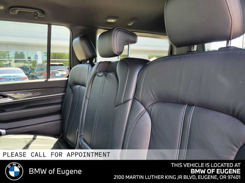 Used 2022 Jeep Wagoneer Series III AWD/4WD image 21