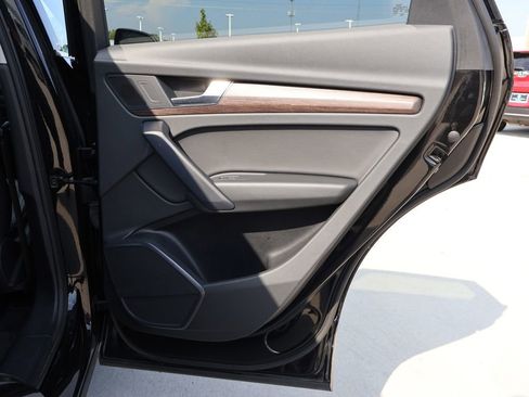 Used 2022 Audi Q5 2.0T Premium w/ Convenience Package image 13