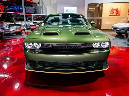 Used 2023 Dodge Challenger SRT Hellcat RWD image 2