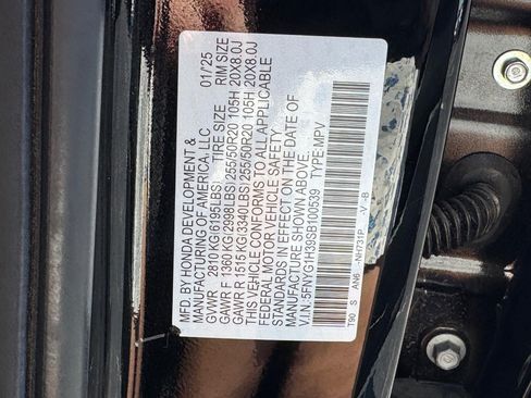 Used 2025 Honda Pilot Sport image 28
