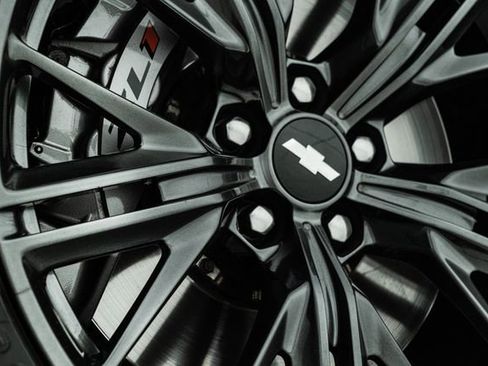 Used 2018 Chevrolet Camaro ZL1 RWD image 21