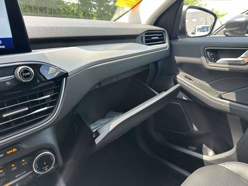Certified 2022 Ford Escape SEL AWD/4WD image 19